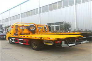 金东区附近拖车救援搭电